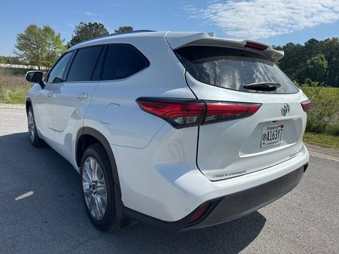 Used 2022 Toyota Highlander Limited image 10