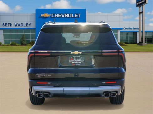 Used 2026 Chevrolet Traverse LT w/ Enhanced Driving Package image 6