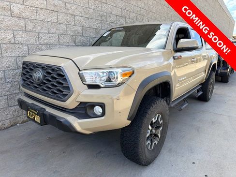 Used 2020 Toyota Tacoma TRD Off-Road w/ Technology Package AWD/4WD image 3