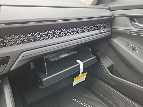 New 2025 Honda Accord LX image 30