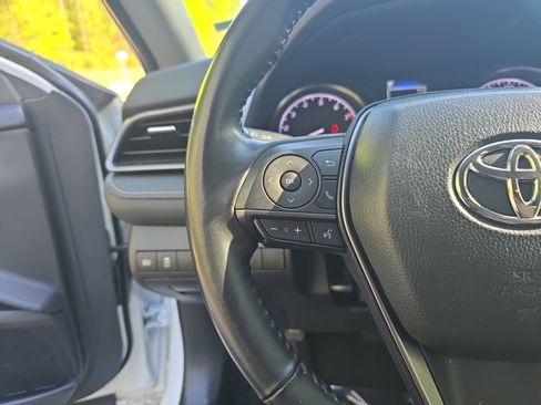 Used 2024 Toyota Camry SE image 16