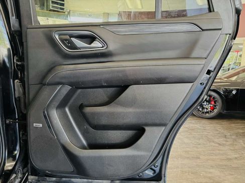 Used 2023 GMC Yukon SLT AWD/4WD image 35