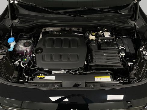 New 2026 Volkswagen Tiguan SE AWD/4WD image 11