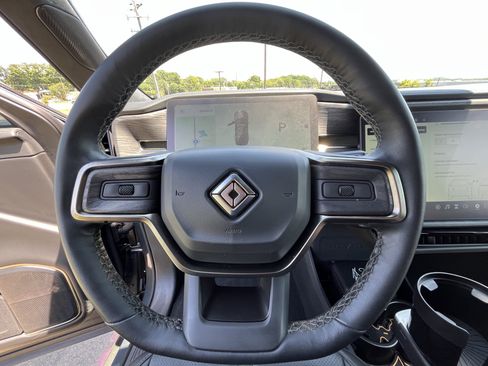 Used 2024 Rivian R1S Adventure AWD/4WD image 16