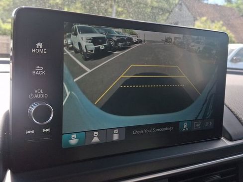 Used 2025 Honda Pilot EX-L image 19