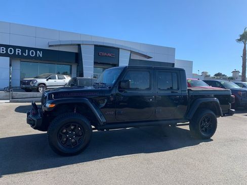 Used 2020 Jeep Gladiator Rubicon image 2