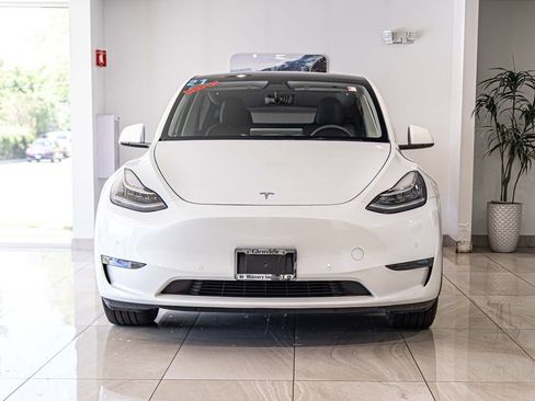 Used 2021 Tesla Model Y Long Range AWD/4WD image 2
