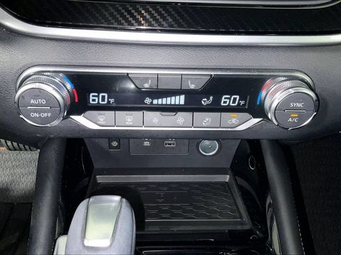Used 2025 Nissan Altima 2.5 SR w/ SR Premium Package FWD image 29