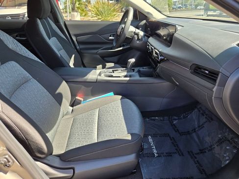 Certified 2026 Nissan Sentra SV w/ SV Convenience Package FWD image 19