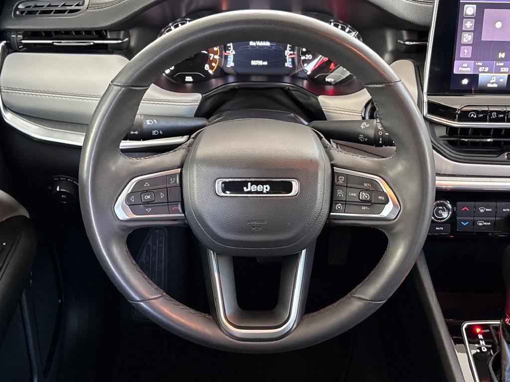 Used 2025 Jeep Compass Limited AWD/4WD image 20