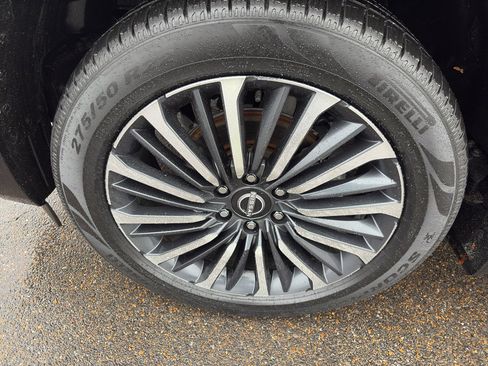 Used 2025 Nissan Armada Platinum Reserve image 9