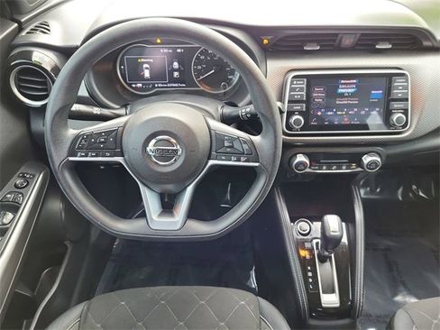 Used 2018 Nissan Kicks SV image 27