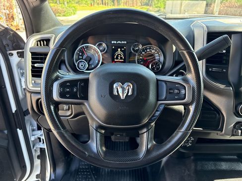 Used 2024 RAM 3500 Tradesman w/ Chrome Appearance Group AWD/4WD image 16