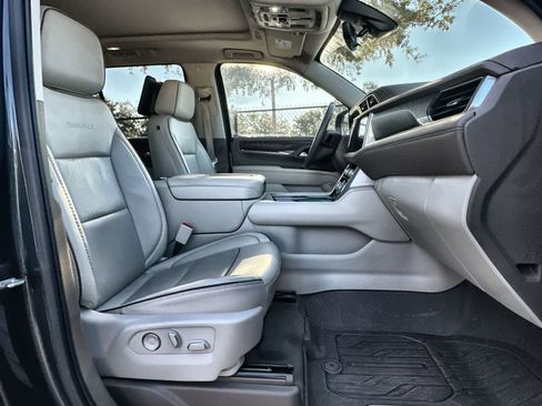 Used 2021 GMC Yukon Denali w/ Denali Ultimate Package image 14
