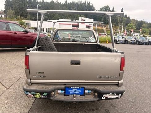 Used 2003 Chevrolet S10 Pickup LS RWD image 5