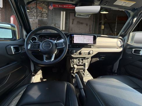 Used 2024 Jeep Wrangler High Altitude AWD/4WD image 15