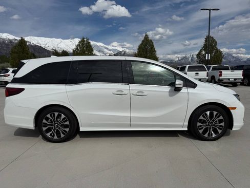 Used 2026 Honda Odyssey Elite image 2