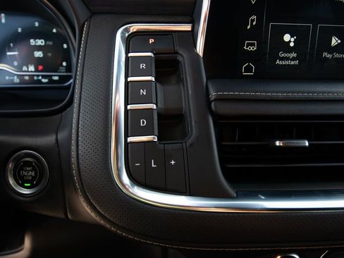 Used 2023 GMC Yukon XL SLT image 19