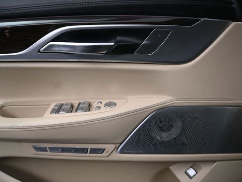 Used 2018 BMW 750i xDrive image 9