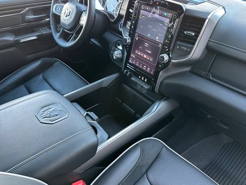 Used 2025 RAM 1500 Laramie AWD/4WD image 18