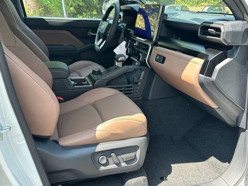 Used 2026 Toyota 4Runner Limited AWD/4WD image 14