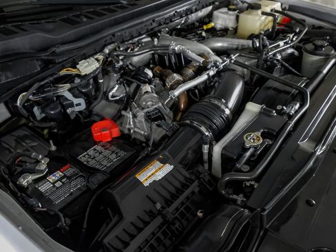 Used 2024 Ford F350 Lariat w/ FX4 Off-Road Package image 49