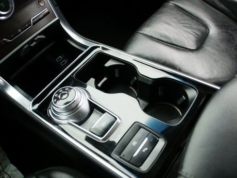 Used 2020 Ford Edge Titanium image 26