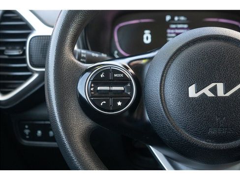Used 2023 Kia Soul LX FWD image 8