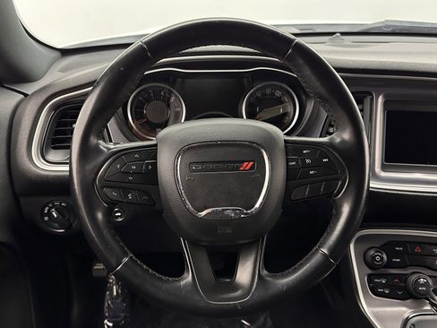 Used 2019 Dodge Challenger SXT RWD image 23