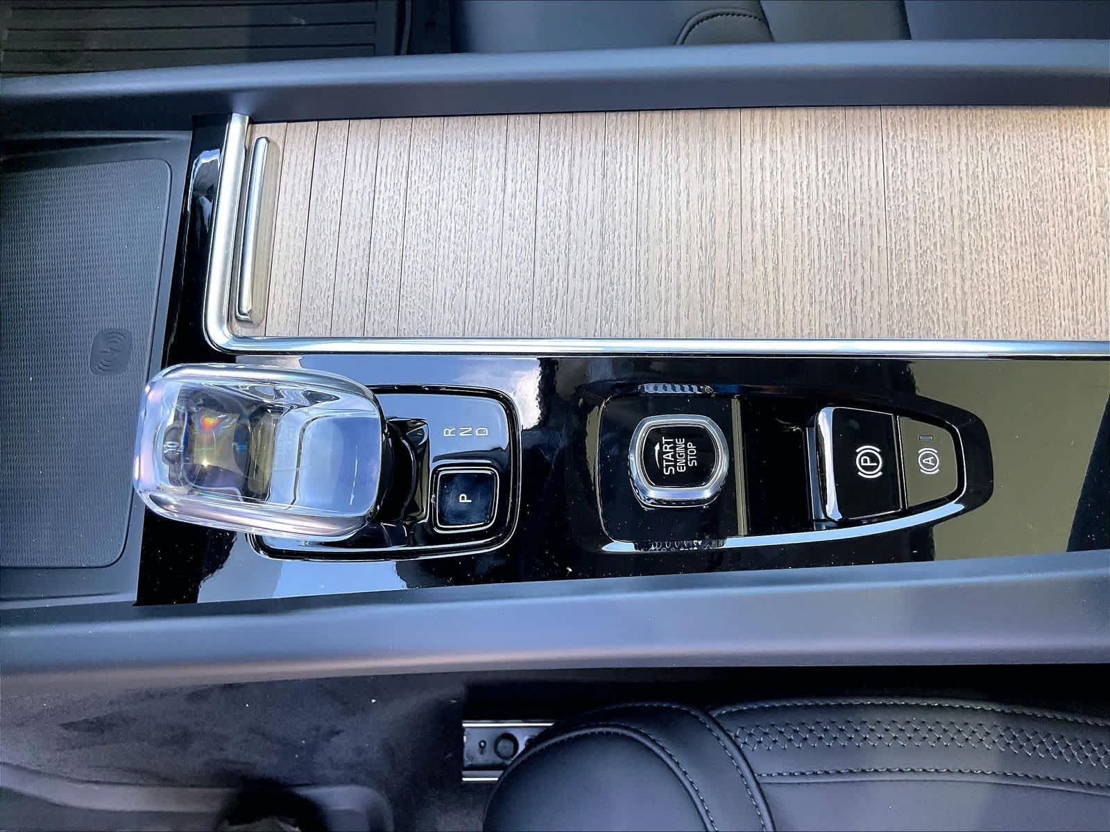 New 2027 Volvo XC60 B5 Plus AWD/4WD image 10