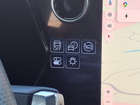 Used 2025 Chevrolet Equinox EV LT image 12