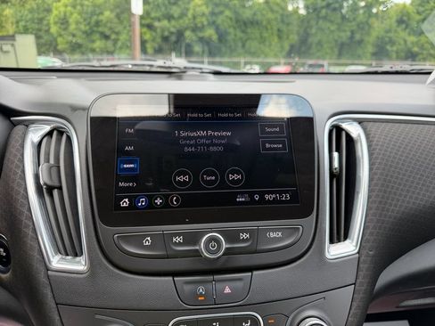 Used 2020 Chevrolet Malibu LT FWD image 17