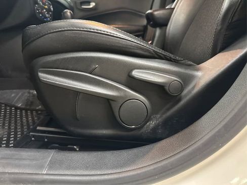 Used 2021 Jeep Compass Trailhawk image 23