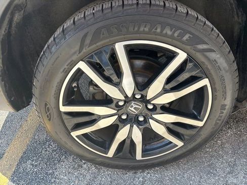 Used 2021 Honda Pilot Touring image 10