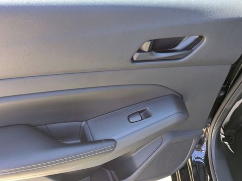 Used 2025 Nissan Altima 2.5 SV FWD image 11