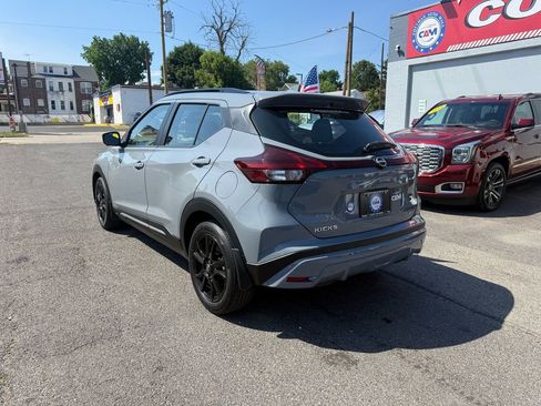 Used 2022 Nissan Kicks SR w/ Premium Package FWD image 8