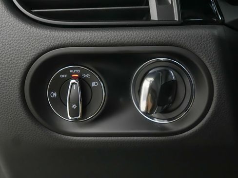 New 2026 Porsche Macan image 25