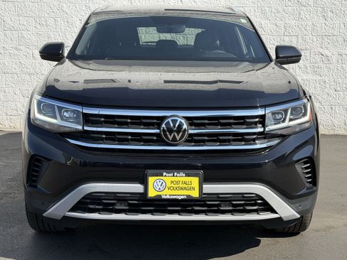 Used 2023 Volkswagen Atlas Cross Sport SE w/ Panoramic Sunroof Package AWD/4WD image 2