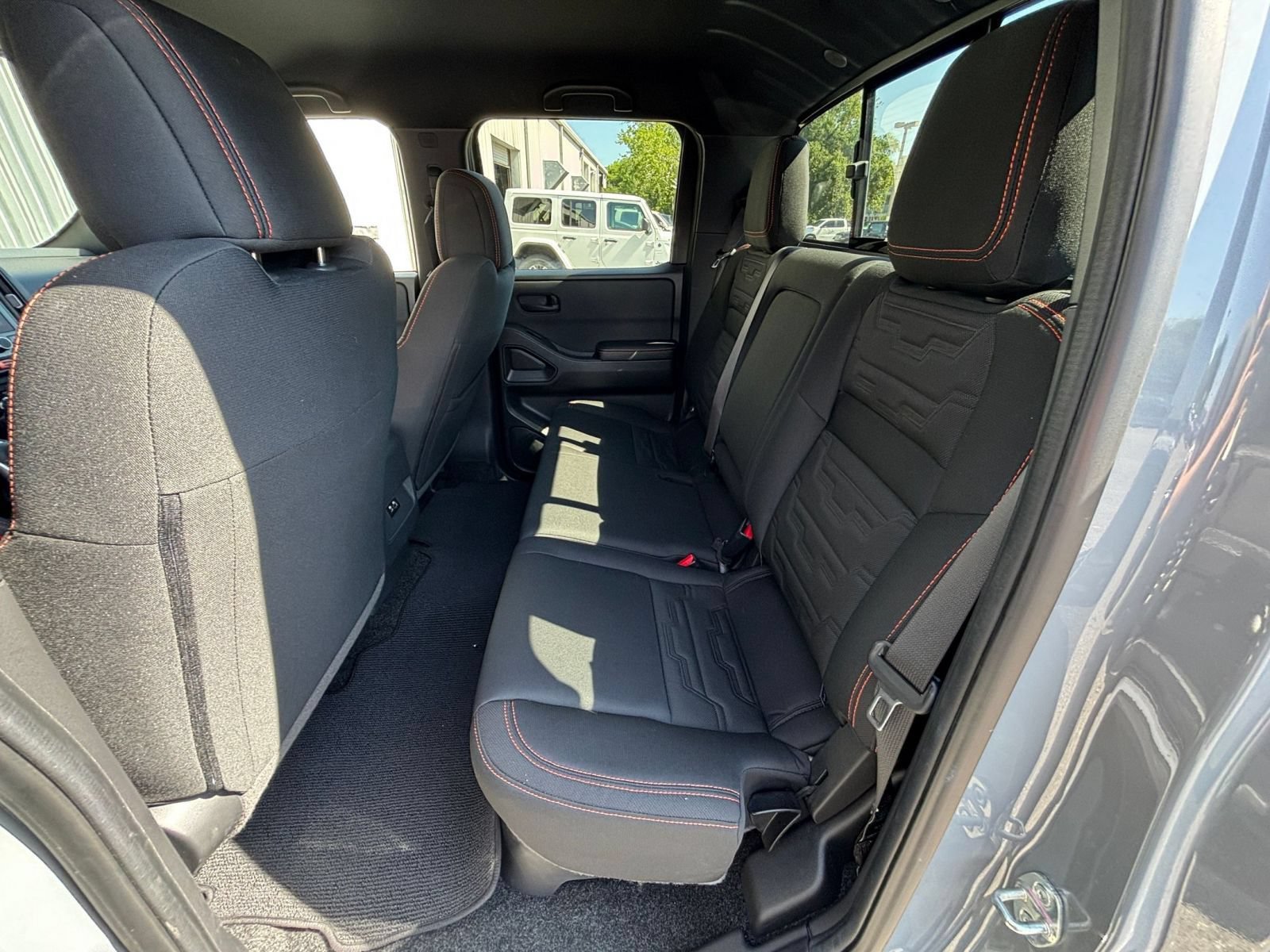 Used 2026 Nissan Frontier PRO-4X AWD/4WD image 25