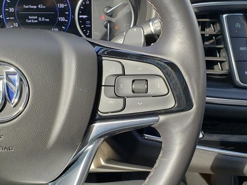Used 2022 Buick Enclave Avenir w/ Avenir Technology Package image 28