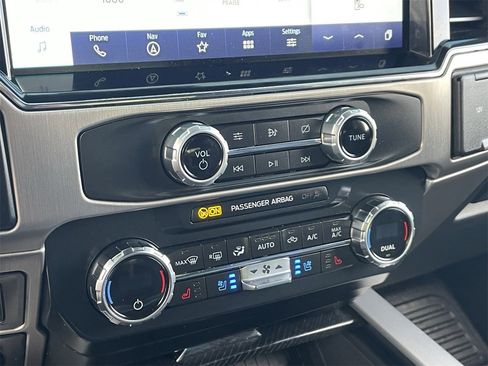 Certified 2022 Ford F450 Platinum w/ FX4 Off-Road Package image 26