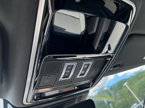 New 2026 Land Rover Range Rover Velar Dynamic SE image 24