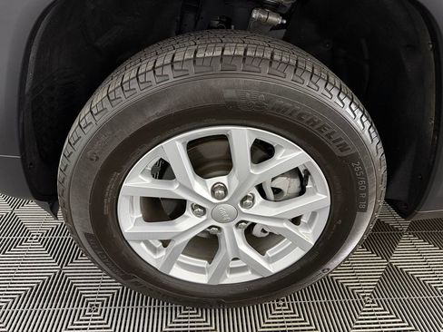 Certified 2023 Jeep Grand Cherokee Limited AWD/4WD image 11