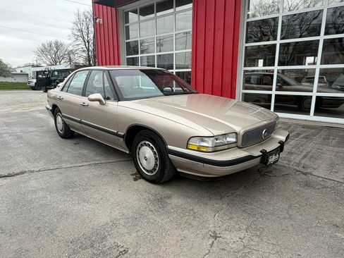 Used 1992 Buick Le Sabre Limited FWD image 2