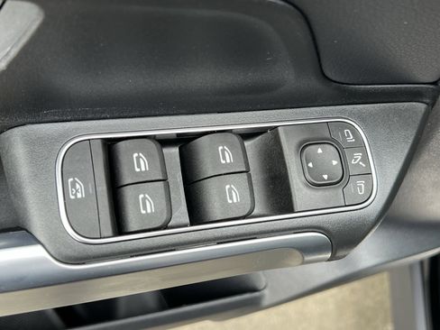 Certified 2025 Mercedes-Benz GLB 250 4MATIC image 15