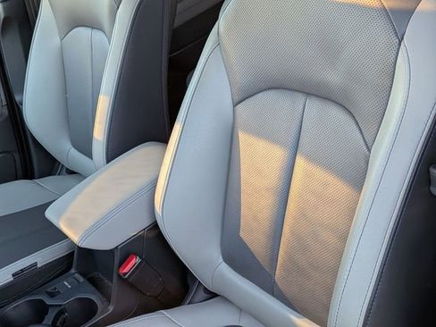 Used 2025 Subaru Forester Limited image 12