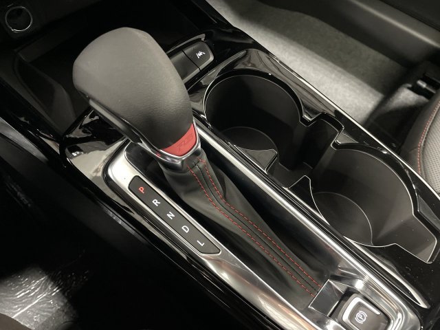 Used 2024 Chevrolet Trax RS w/ Sunroof Package FWD image 19