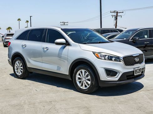 Used 2018 Kia Sorento L FWD image 3