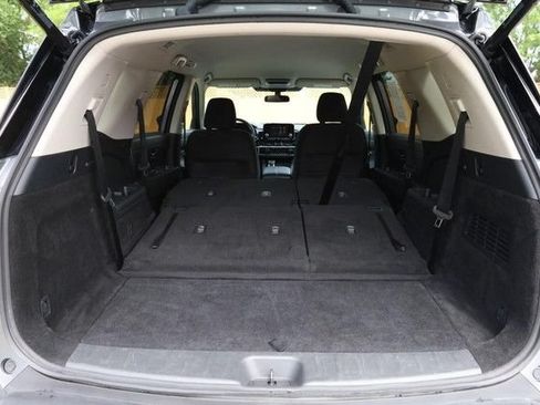 Certified 2025 Nissan Pathfinder SV FWD image 9