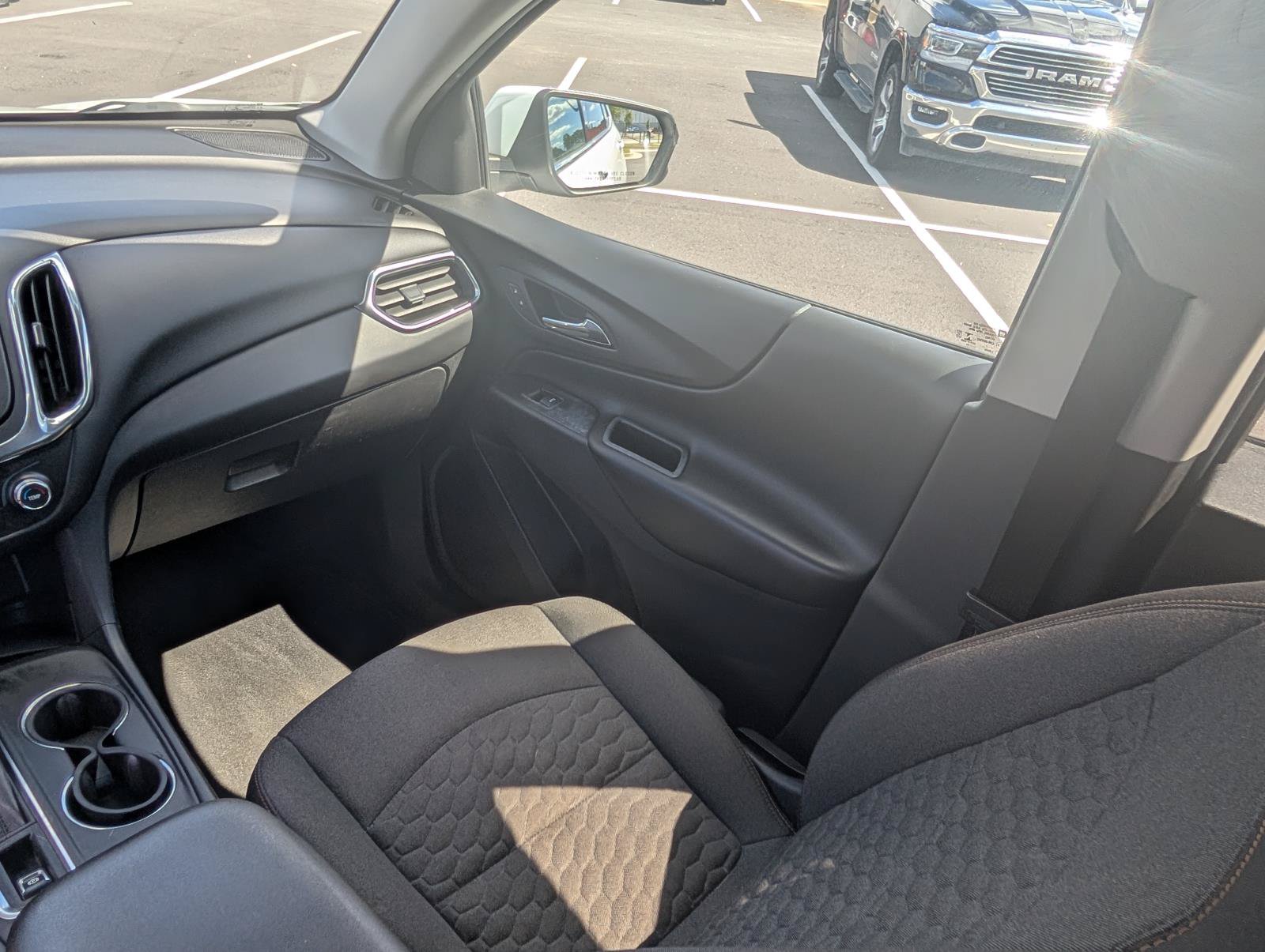 Used 2020 Chevrolet Equinox LT FWD image 24